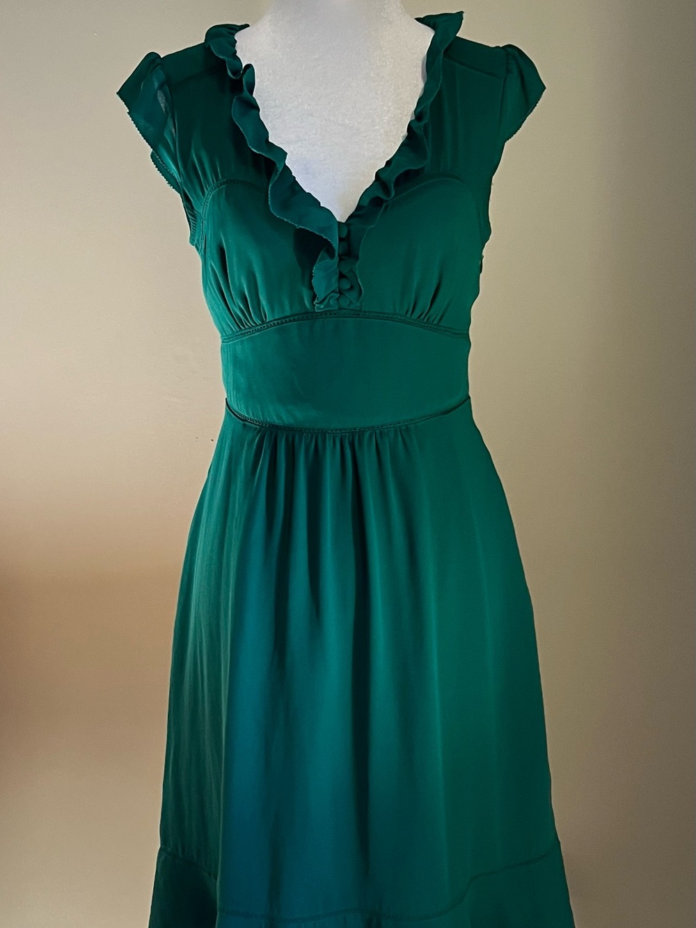 Maeve Emerald Green Ruffle V‑Neck Midi Dress
